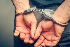 Homem se entrega à polícia após matar a esposa estrangulada no Oeste de SC