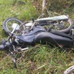 SC-410: Motociclista morre após saída de pista e queda em barranco