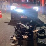 VÍDEO: Motociclista fica gravemente ferido após colisão com carro estacionado em Guabiruba