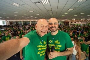 Luciano Hang recebe influenciador Firmino Cortada em dia especial na Havan