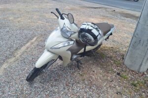 Motociclista fica ferida em acidente na Rodovia Ivo Silveira