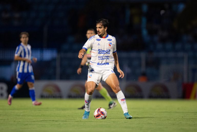 Carlos Renaux busca reação diante do invicto Camboriú no Augusto Bauer