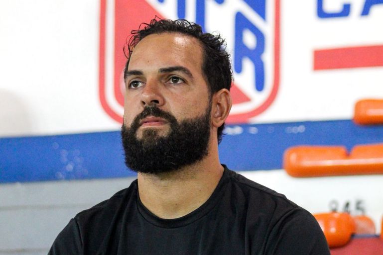 Carlos Renaux anuncia contratação do goleiro Edson