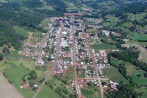 Feminicídio em SC: homem mata esposa, fere filha e morre em confronto