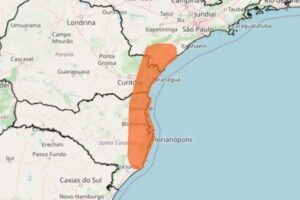 Brusque e região estão em alerta laranja por risco de temporais e ventos fortes