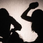 Briga entre familiares termina com pedrada na cabeça, em Blumenau