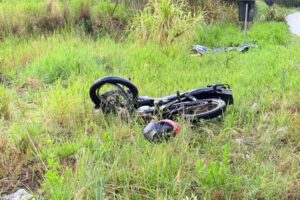 Motociclista morre após perder o controle e bater em pedras na SC-283