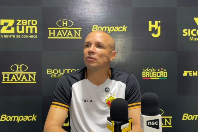 “Desgaste físico comprometeu a equipe”, aponta Higo Magalhães após empate do Brusque FC