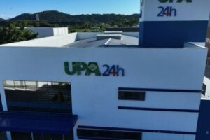 Homem ameaça médico com arma de fogo dentro de UPA em Balneário Camboriú