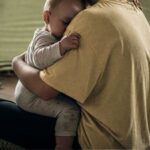 Adolescente de 16 anos e bebê de 8 meses são resgatadas de cárcere em SC