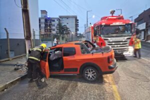 Atualização: acidente mobiliza bombeiros na madrugada em Brusque