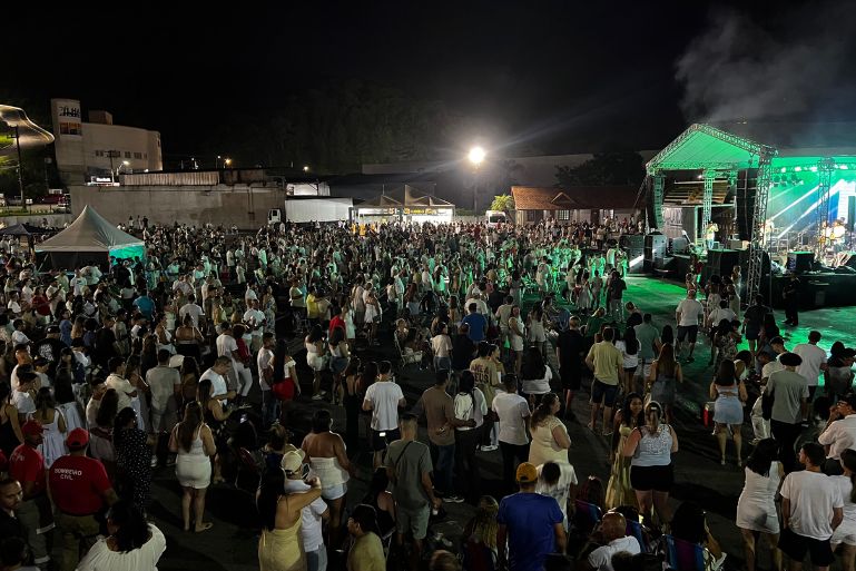 VÍDEO: Réveillon Celebra Brusque reúne grande público no Pavilhão da Fenarreco