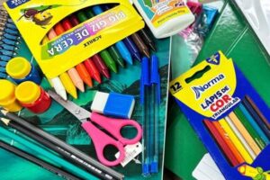 Sintrivest realiza entrega de kits de material escolar para associados e dependentes