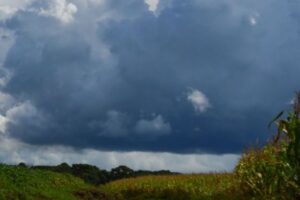 Primeiro fim de semana de 2026 terá virada no tempo em SC