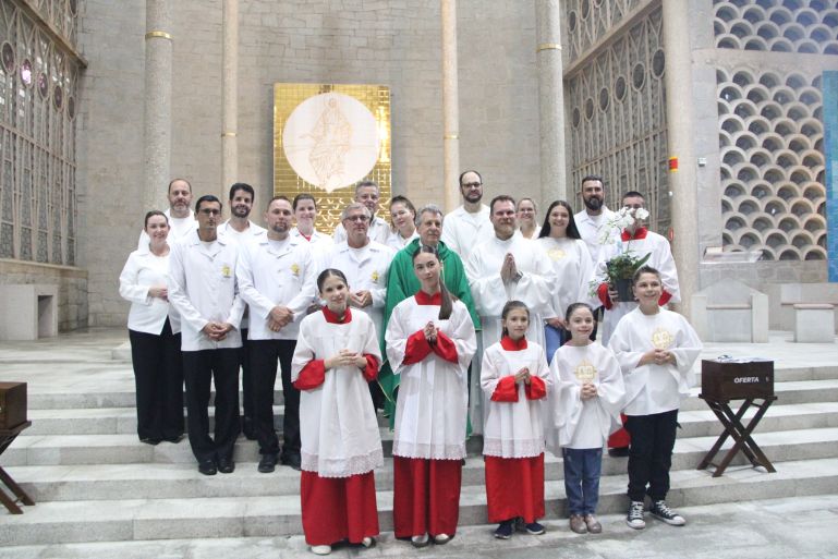 Padre Mariano Weizenmann se despede de Brusque com missa em ação de graças