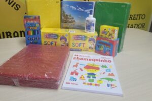 Sintricomb inicia entrega de material escolar na quinta-feira