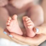 Pai é preso por agredir bebê de dois meses em Itajaí