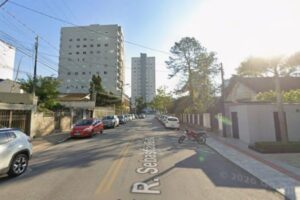 Rua no Centro de Brusque será interditada neste sábado (31) para içamento de materiais