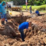 Rompimento de adutora causa desabastecimento no bairro Primeiro de Maio e região