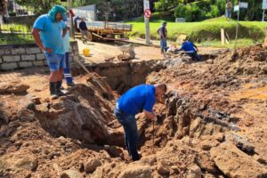 Rompimento de adutora causa desabastecimento no bairro Primeiro de Maio e região