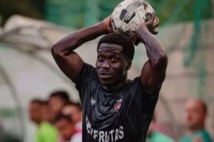 Jovem jogador morre em campo e deixa o futebol português de luto