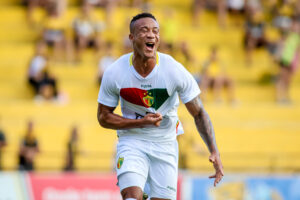 Brusque empata com Criciúma nos acréscimos e garante liderança do grupo e invencibilidade