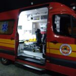 Colisão entre moto e bicicleta deixa homens feridos na madrugada em Brusque