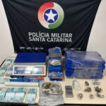 Denúncia de ameaça leva PM a descobrir quase 18 Kg de maconha em Blumenau