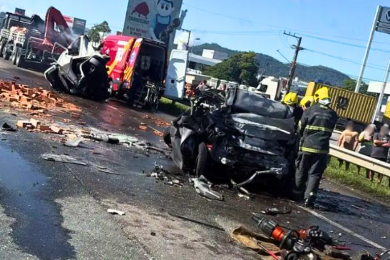 TRAGÉDIA NA BR-101: Acidente DEVASTADOR Deixa Mortos e Causa Caos na Rodovia!
