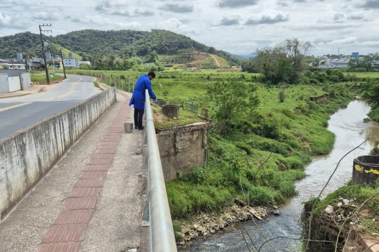 Fundema intensifica monitoramento da qualidade da água em Brusque