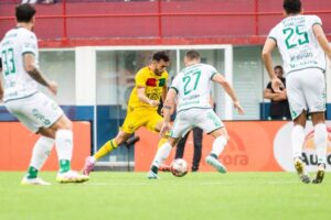 Brusque vence a Chapecoense e fica a um empate da final do Catarinense