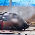 VÍDEO: Carro capota após bater em muro e motorista morre em Gaspar