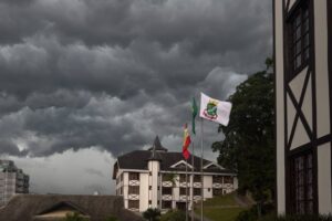 Defesa Civil alerta para temporais nesta sexta e sábado (20 e 21)