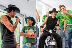 Luciano Hang recebe a visita de Luan Pereira na Havan