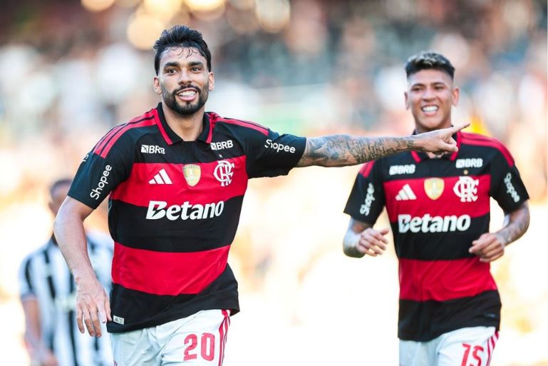 Paquetá desencanta, Flamengo vence Botafogo e vai à semi do Carioca