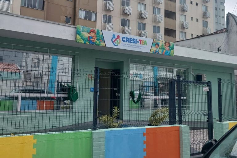 Brusque inaugura CRESI-TEA e amplia atendimento a crianças com autismo e TDAH