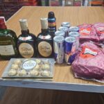 Menor é flagrado furtando carnes e bebidas em mercado de Brusque e ameaça funcionários