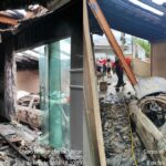 Fogo começa em carro e se espalha para casa em Gaspar