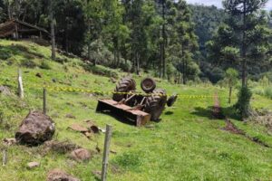Homem morre após trator tombar no Planalto Norte de SC