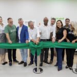 Sicredi reinaugura agência e revitaliza Praça Padre Pedro Baron em Itajaí