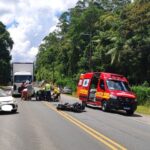 Motociclista fica ferido após colisão com carro na Rod. Ivo Silveira, em Brusque