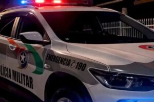 Policial é atacado enquanto dormia e criminosos roubam embarcação em SC