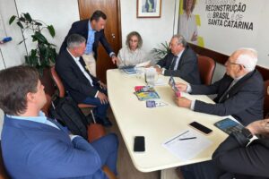 Em Brasília, Comitiva do Hospital Azambuja reforça pedido de habilitação da oncologia