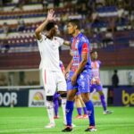 Carlos Renaux vira sobre o Joinville nos acréscimos e respira no Catarinense