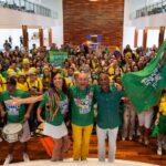 Luciano Hang comanda Carnaval entre os colaboradores da Havan em Brusque