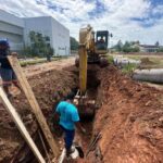 Intervenções em rede de esgoto exigem atenção no trânsito neste domingo (29), em Brusque