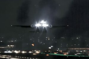 Motor de avião explode e piloto faz pouso de emergência em São Paulo; VÍDEO