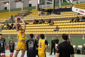 Oito equipes disputam o título do Municipal de Basquete de Brusque