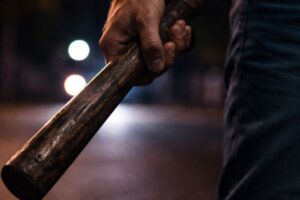 Homem é agredido com porrete em Blumenau