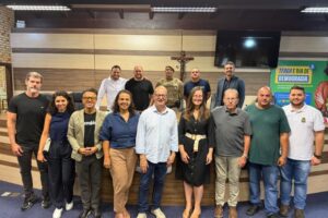 Brusque discute acolhimento de imigrantes em reunião na Câmara